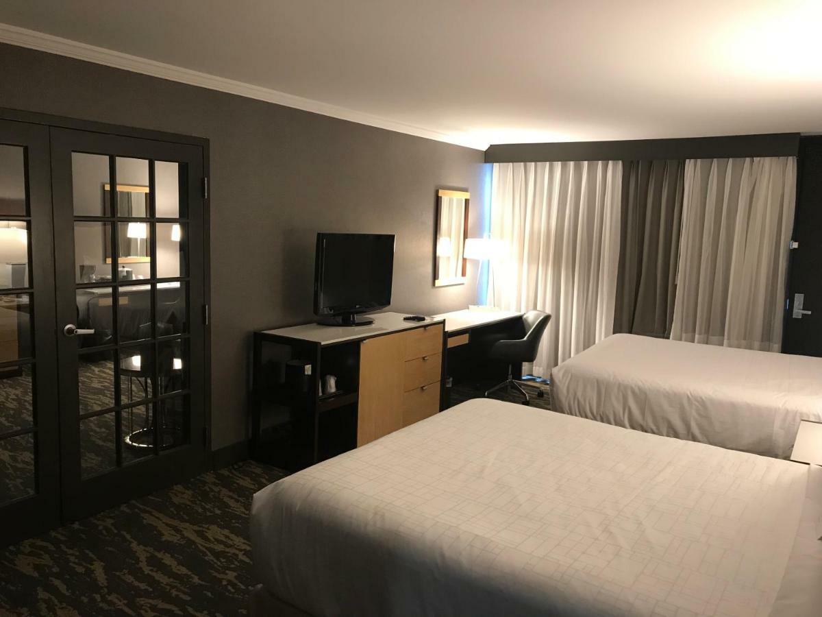 Wyndham Lancaster Resort And Convention Center Smoketown  Exterior photo